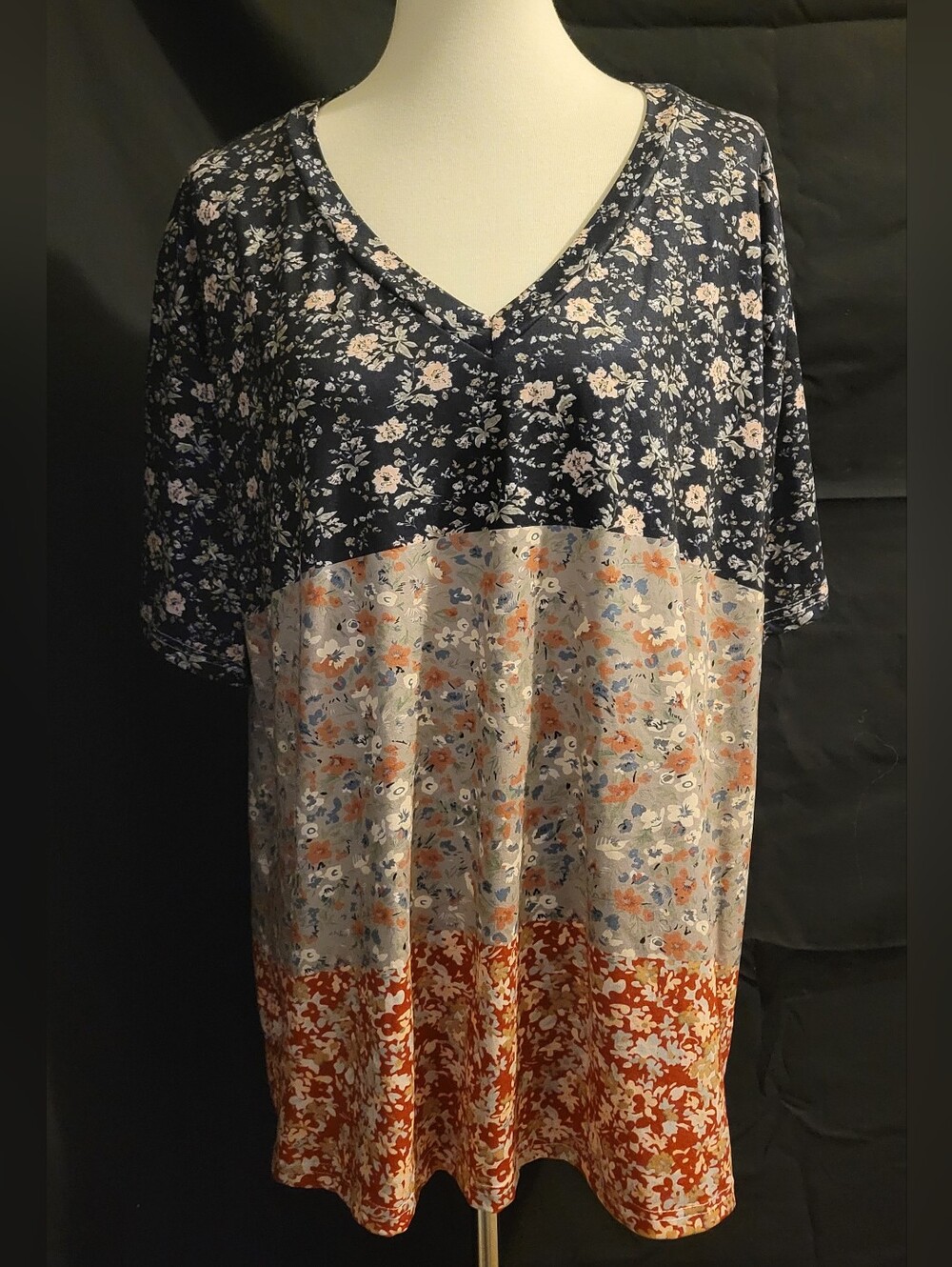 Floral Colorblock V-Neck Tunic Top - Navy, Cream & Rust